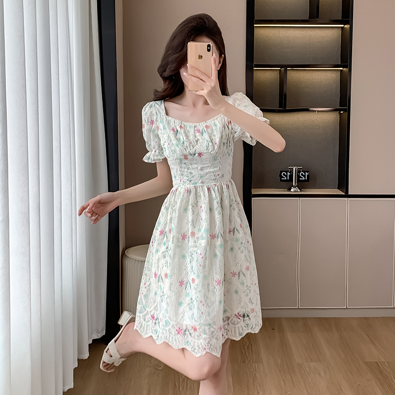 2024 Summer Korean Sweet Floral Embroidered Smocked Vintage Gentle Design Versatile Dress for Women - Image 3