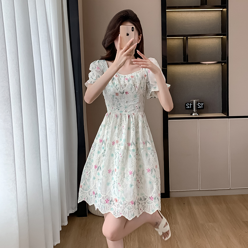 2024 Summer Korean Sweet Floral Embroidered Smocked Vintage Gentle Design Versatile Dress for Women - Image 4