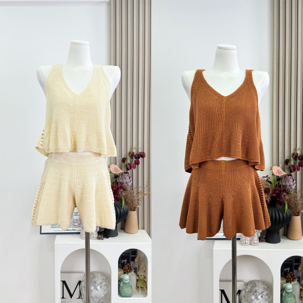 Chunky Knit Petal V-Neck Sweater Vest and Skirt Pants Set