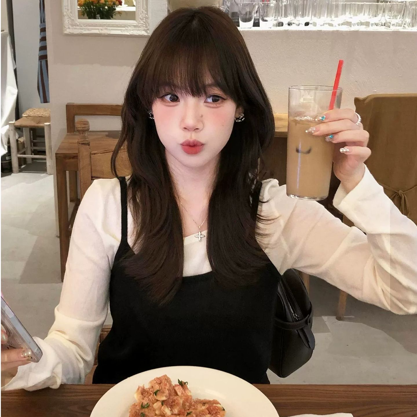 Early Autumn Korean Style White Base Layer Black Camisole Women's Petite Korean Outfit New Autumn Winter - Image 4