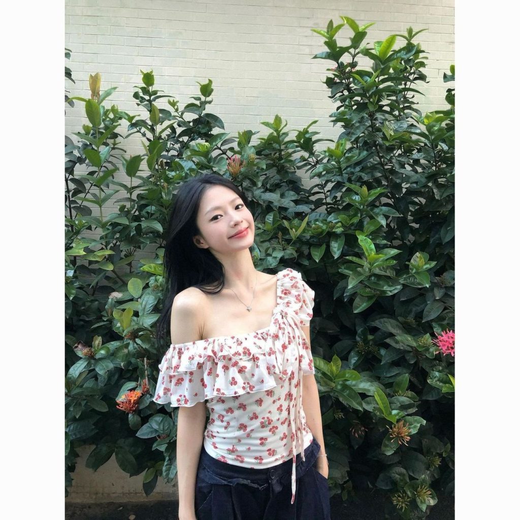 Summer Korean Style One-Shoulder Floral Top for Women