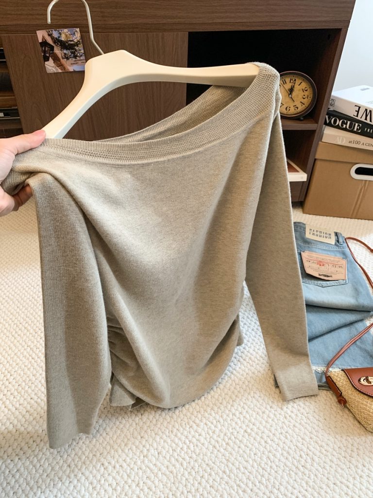 Women's Asymmetric Diagonal Collar Long Sleeve Knit Sweater