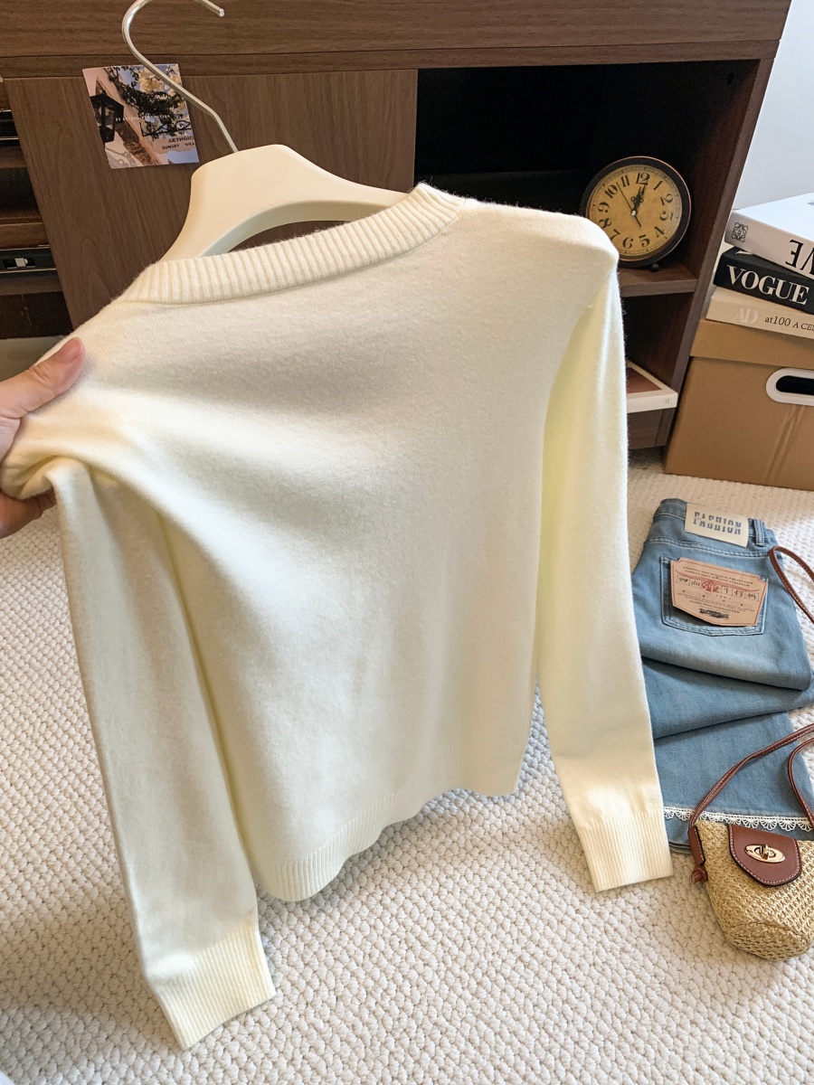 Women's V-Neck Knit Sweater 2026 Fall Loose Relaxed Pullover Top - Image 3